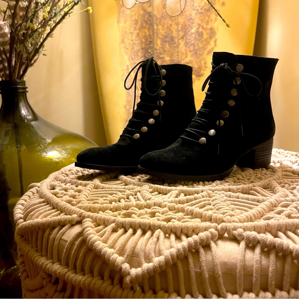 Earth booties